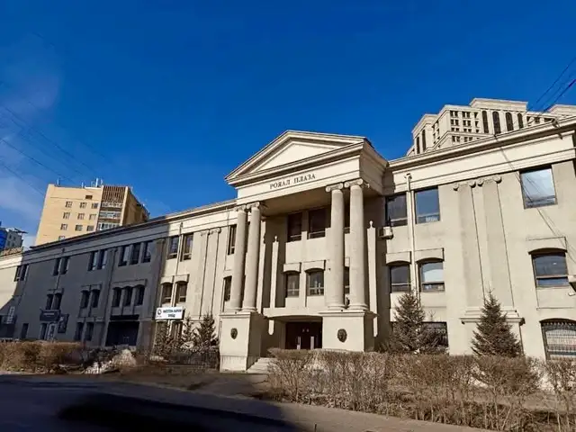 Циркийн урд талд royal plaza 450мкв талбай, Улаанбаатар — Сүхбаатар — 3-р хороо