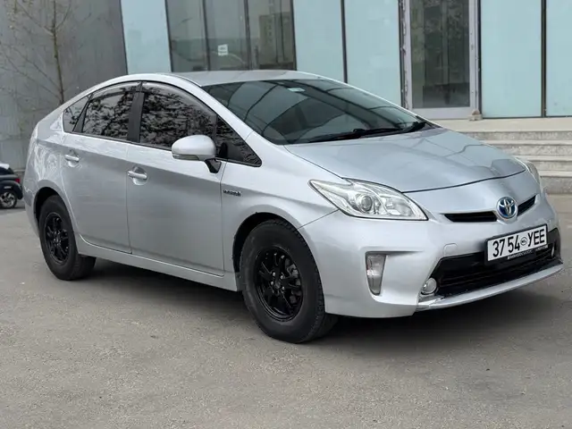 Toyota Prius 30