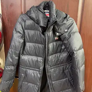 Levis puffer jacket, Улаанбаатар — Баянзүрх — 26-р хороо