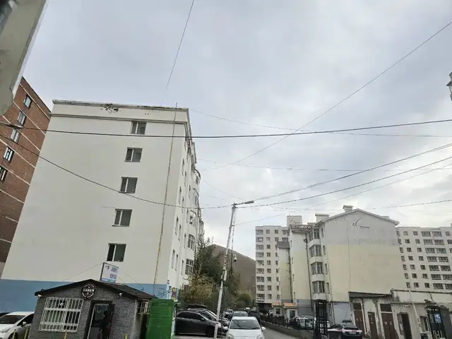 Зайсан ub town хажууд 3-г 4 өрөө болгосон байр 94мкв, Улаанбаатар — Хан-Уул — 19-р хороо