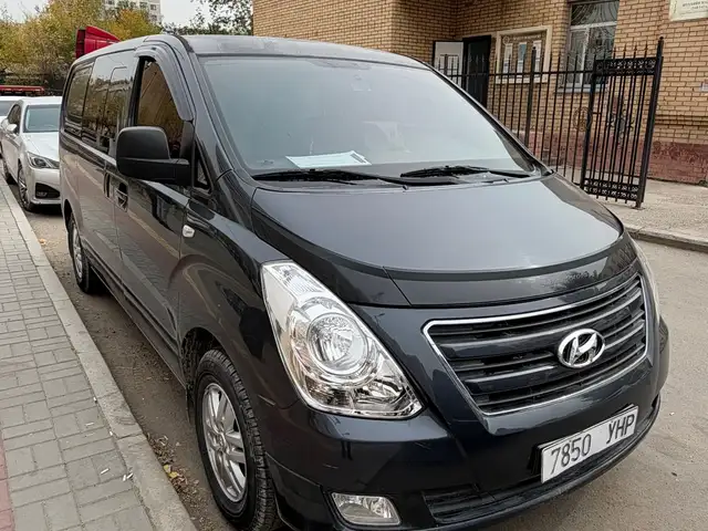 Hyundai Starex
