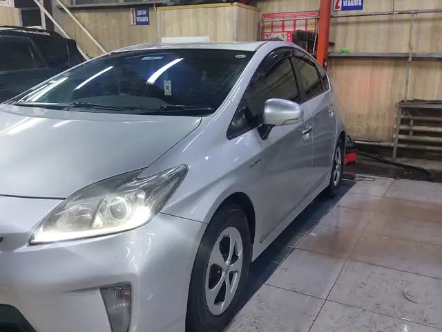 Toyota Prius 30