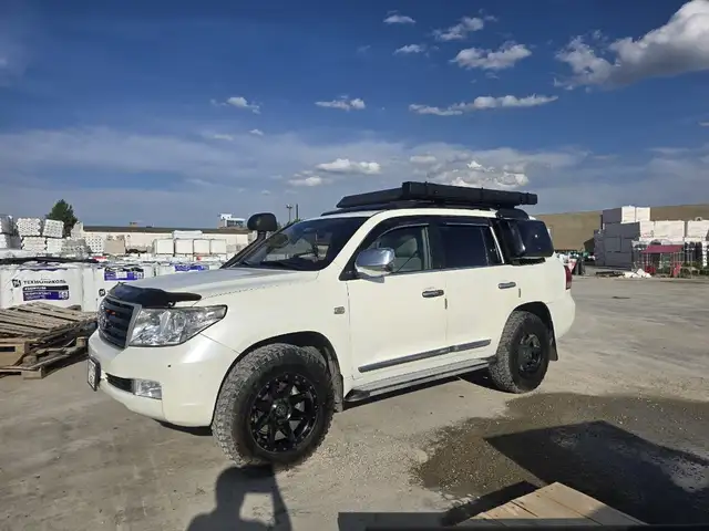Toyota Land Cruiser 200
