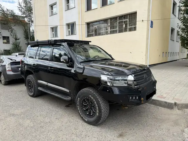 Toyota Land Cruiser 200