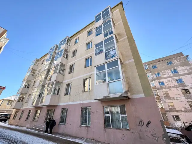 Их засаг сургуулийн баруун талд 1 өрөө орон сууц худалдана, Улаанбаатар — Баянзүрх — Их Засаг Их сургууль
