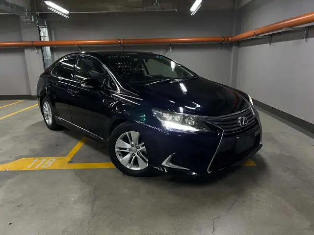 Lexus HS