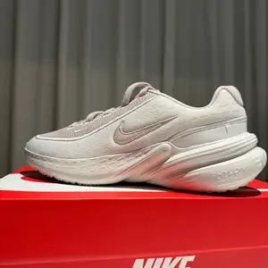 Nike пүүз, Улаанбаатар — Хан-Уул — Зайсан
