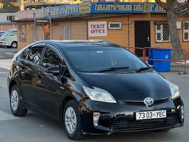 Toyota Prius 30