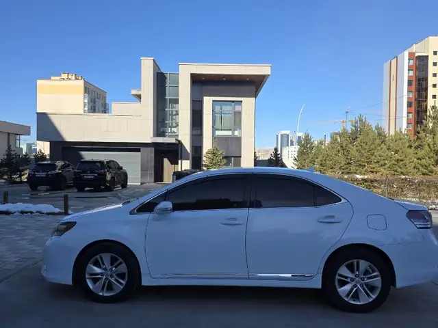 Lexus HS