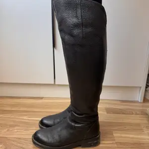 Арьсан, урт түрүүтэй өвлийн гутал, Улаанбаатар — Баянзүрх — 25-р хороо