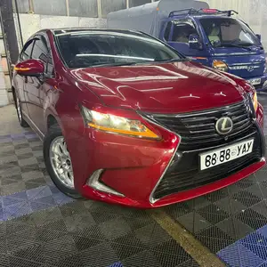 Lexus HS