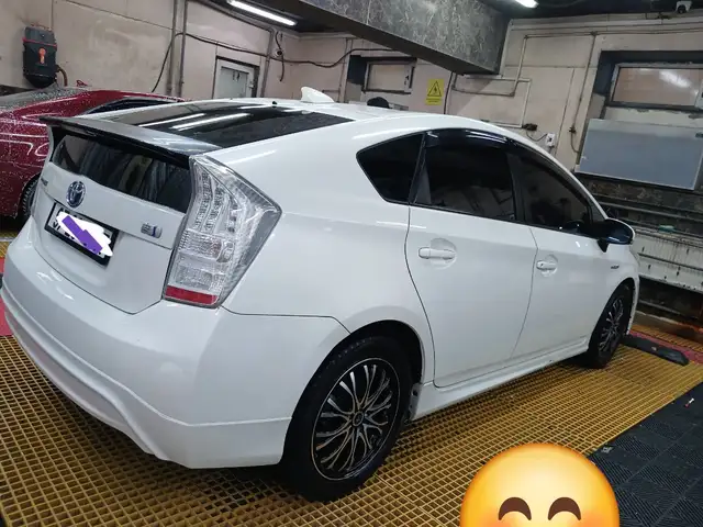 Toyota Prius 30