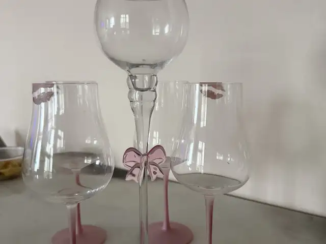 Wine хундага 4ш, бантиктай лааны суурь 1ш, Улаанбаатар — Хан-Уул — 23-р хороо