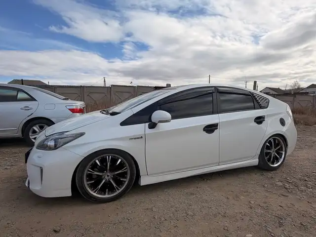 Toyota Prius 30