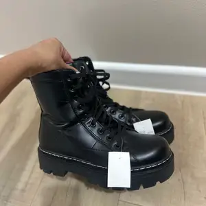 Zara 40 raz gutal, Улаанбаатар — Сүхбаатар — 11-р хороолол