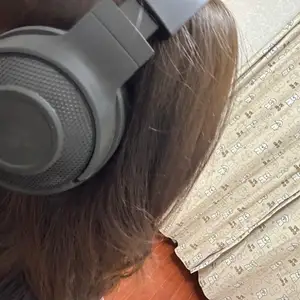 Razer headphone, Улаанбаатар — Хан-Уул — 19-р хороолол