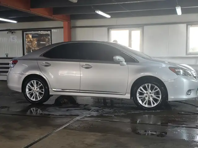Lexus HS