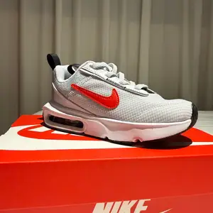 Nike пүүз, Улаанбаатар — Хан-Уул — Зайсан
