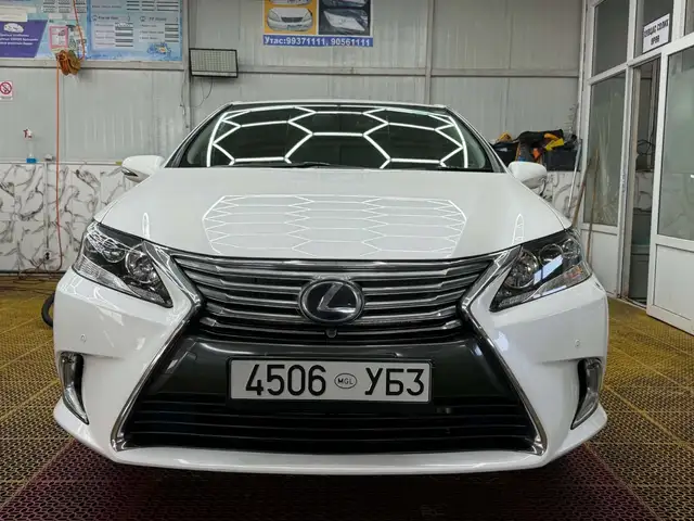 Lexus HS