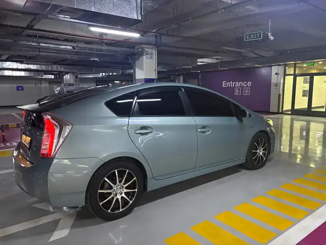 Toyota Prius 30