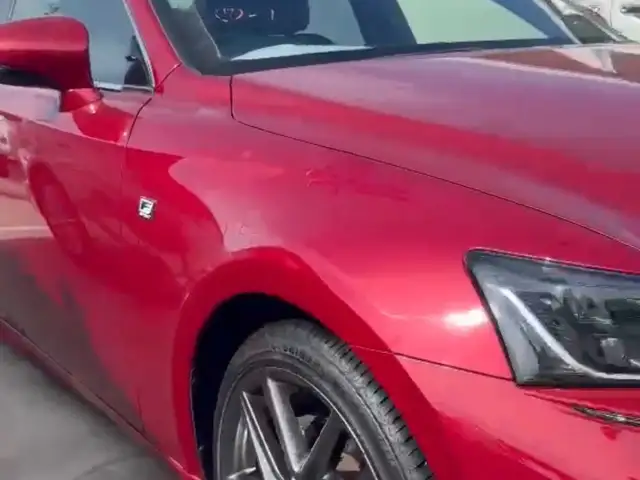 Lexus IS