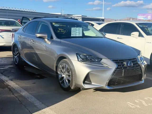 Lexus IS