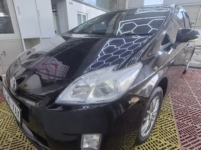 Toyota Prius 30