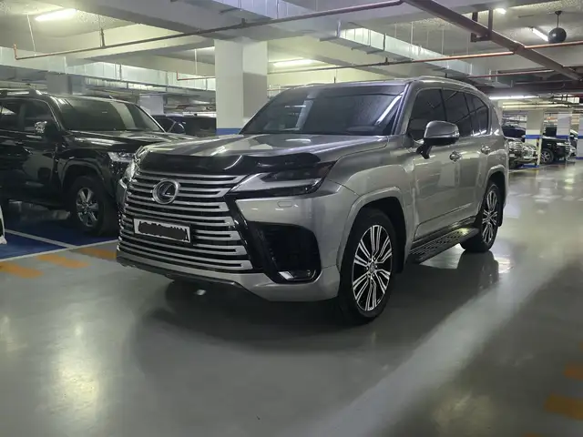 Lexus LX 600