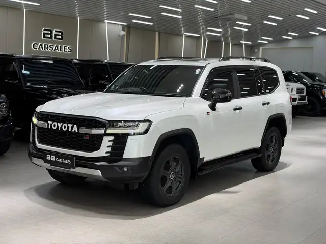 Toyota Land Cruiser 300