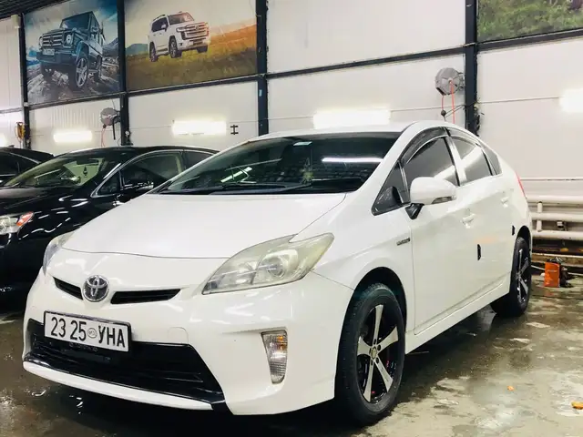 Toyota Prius 30