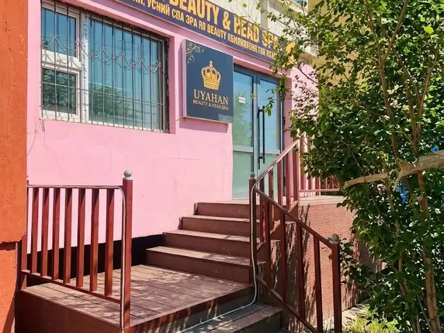 Төмөр замд гадагшаа хаалгатай 60мк үйлчилгээний талбай, Улаанбаатар — Баянгол — Төмөр зам