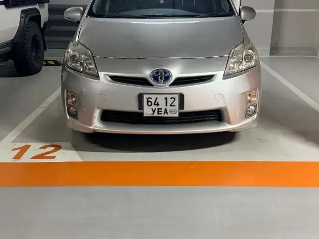 Toyota Prius 30