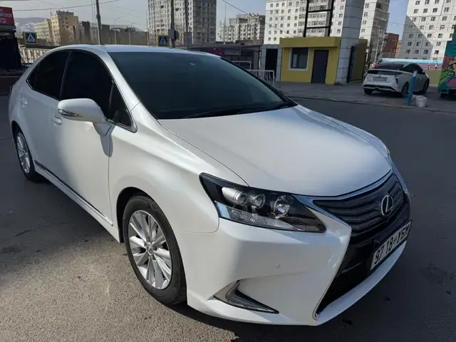 Lexus HS