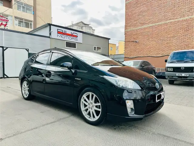 Toyota Prius 30