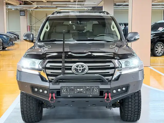 Toyota Land Cruiser 200