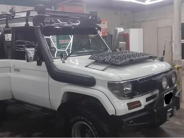 Toyota Land Cruiser 70