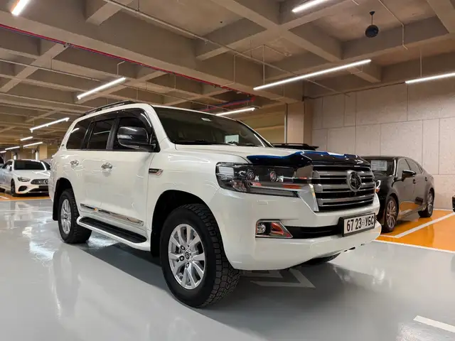Toyota Land Cruiser 200