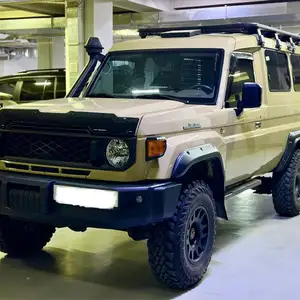 Toyota Land Cruiser 70