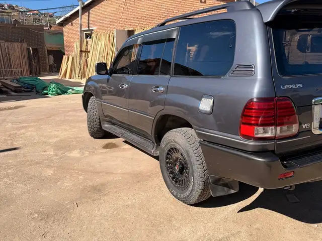 Lexus LX 470