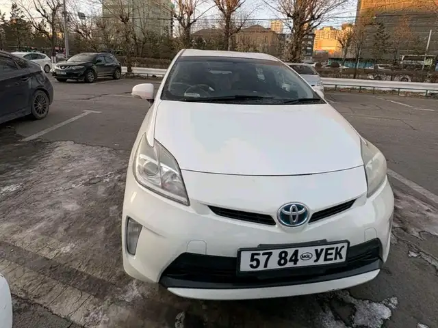 Toyota Prius 30