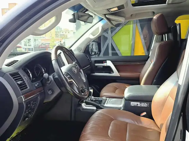 Toyota Land Cruiser 200