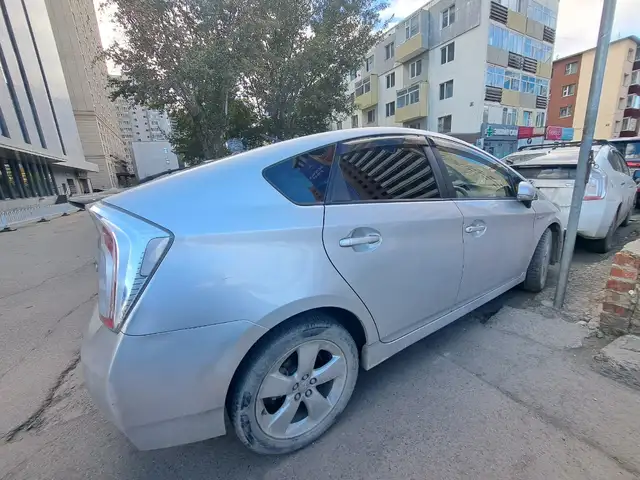 Toyota Prius 30