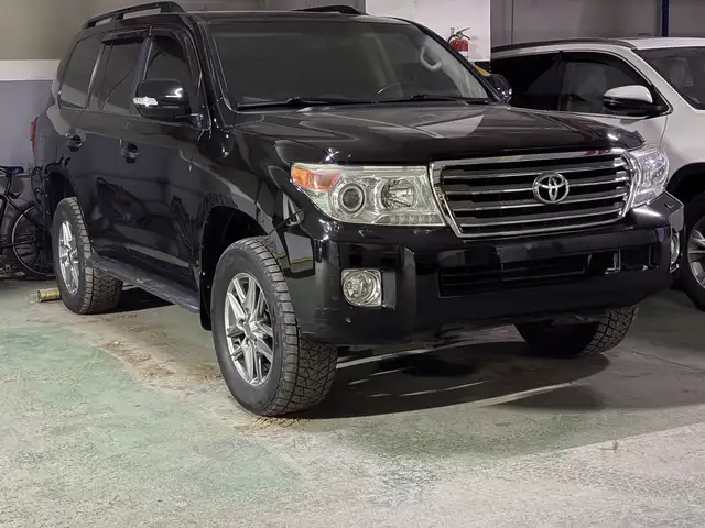 Toyota Land Cruiser 200
