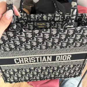 Original dior second tsunh, Улаанбаатар — Баянзүрх — Халдвартын эмнэлэг