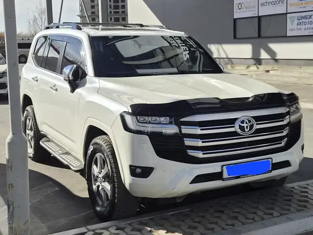 Toyota Land Cruiser 300