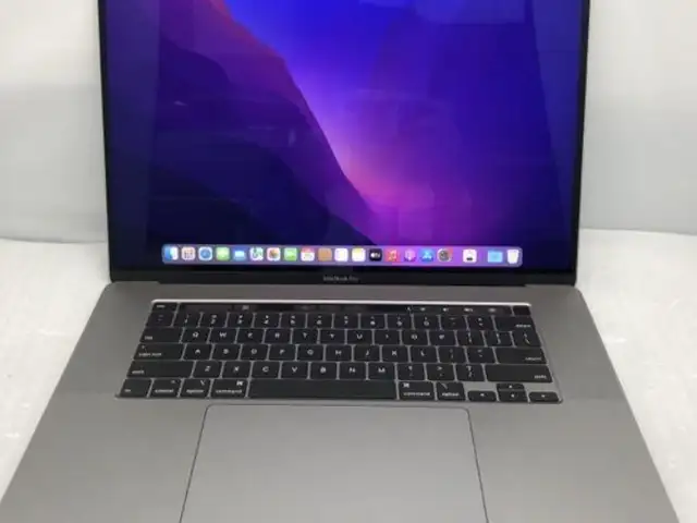 Apple 16'', Улаанбаатар — Сүхбаатар — 1-р хороо