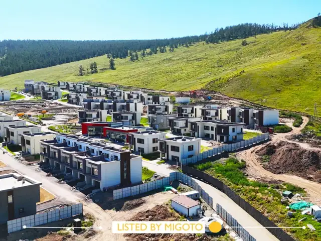 Бзд, чулуутын аманд байрлах хотхонд 455.54 таунхаус, Улаанбаатар — Баянзүрх — Бага тэнгэрийн ам