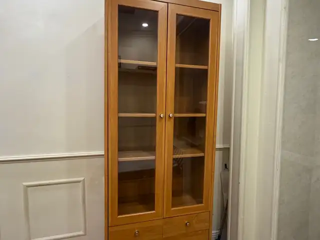 Номын шкаф, Улаанбаатар — Сүхбаатар — 6-р хороо