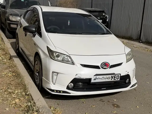Toyota Prius 30