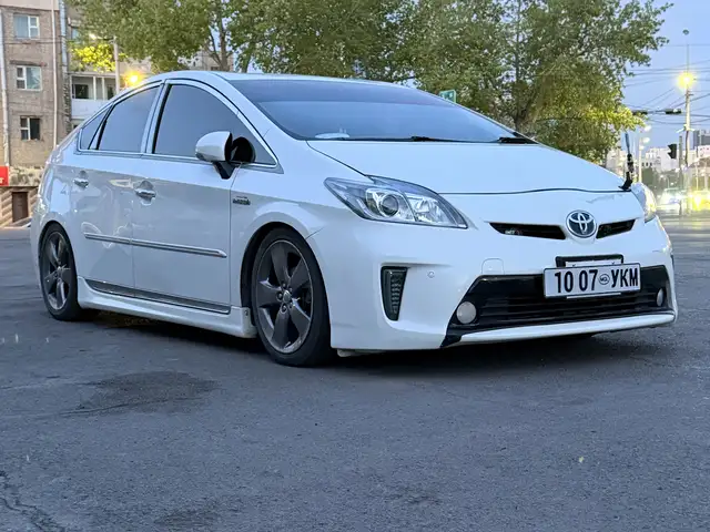 Toyota Prius 30
